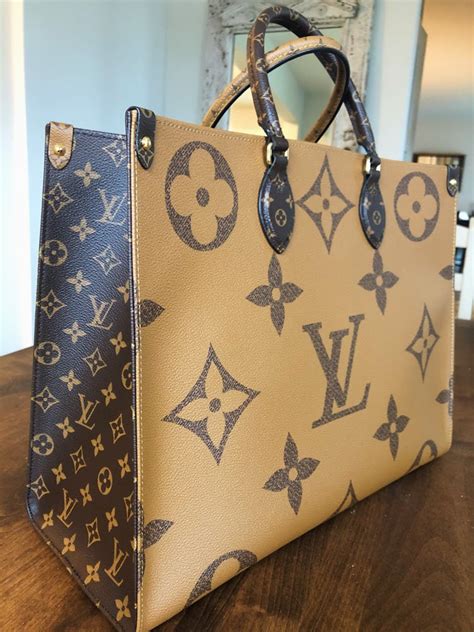 louis vuitton onthego tote as travel bag